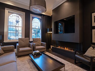 Private Residence - Bay corner fireplaces